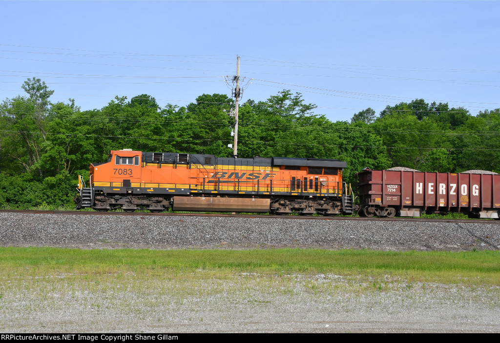 BNSF 7083 Roster shot.